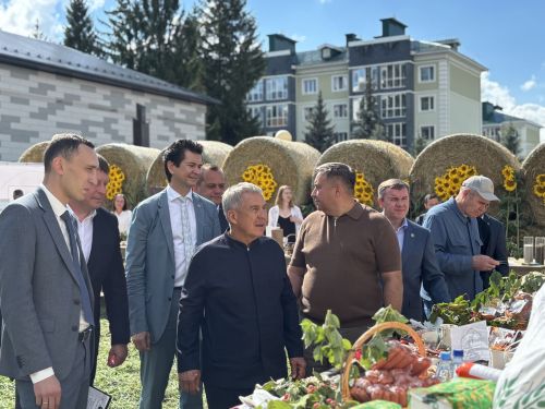 Рустам Минниханов посетил обновленные социальные объекты в Высокогорском районе