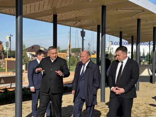 Марат Ахметов посетил открытие обновленного Дома культуры в Дубъязах