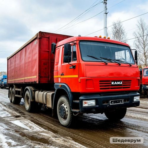 КАМАЗ передал Народному фронту партию грузовиков для гуманитарной миссии