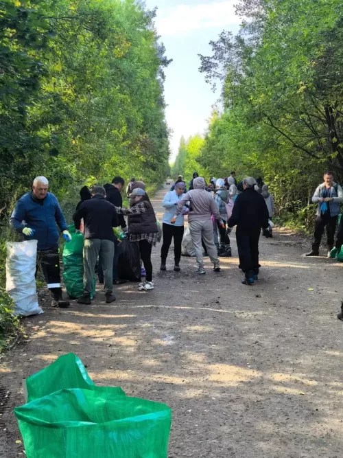 Участники «Чистября» собрали более 20 мешков мусора в Высокогорском районе