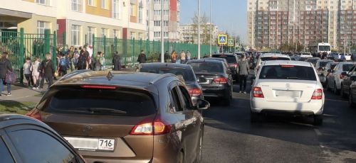Как бороться с опасной высадкой детей у школ