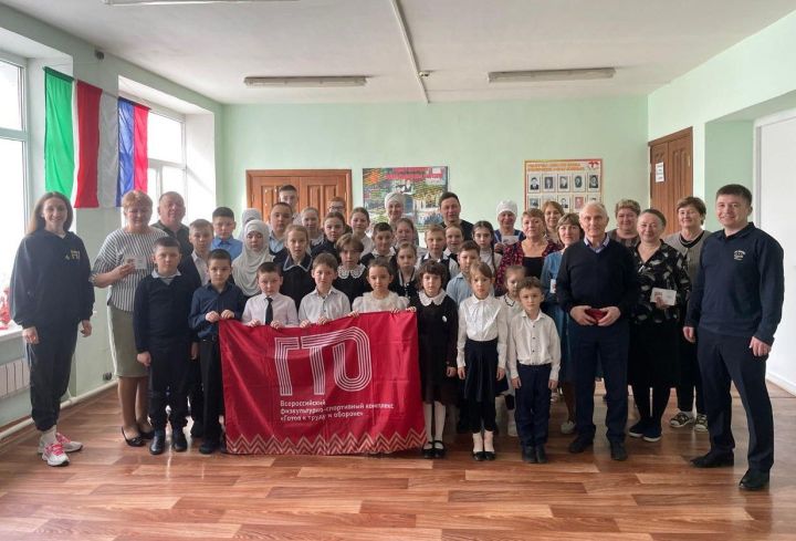 Сотрудники Спортивного комплекса провели беседу о Комплексе ГТО со школьниками