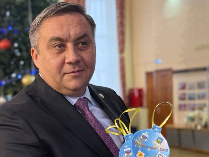 Глава района исполнил детские мечты в рамках акции «Ёлка желаний»