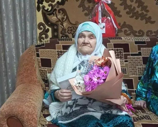 В селе Дубъязы отметили 90-летие именинницы