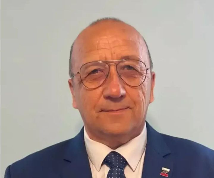 История Искандара Идрисова: от пионера до директора школы