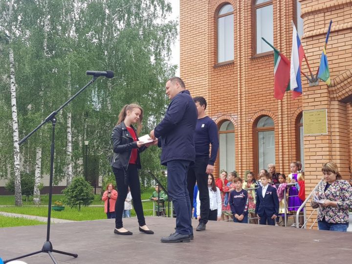 В Высокогорском районе в День России торжественно вручили паспорта