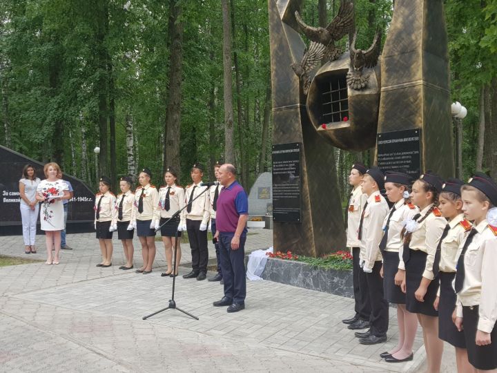 В парке Победы Высокогорского района открыли памятник памяти репрессированным гражданам