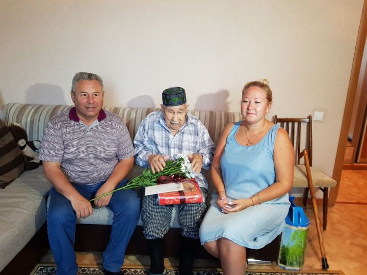 Исхак Шаймарданов сегодня празднует свой 91-ый день рождения