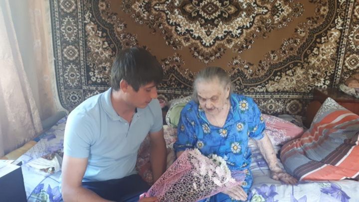Сегодня свой 95- летний юбилей отметила Мария Наумова