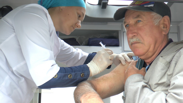 Возле ТРК "Биектау" будет работать мобильная бригада по вакцинации против гриппа
