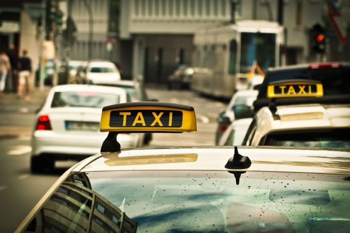 Казань станет первым городом в России с экотарифом на такси