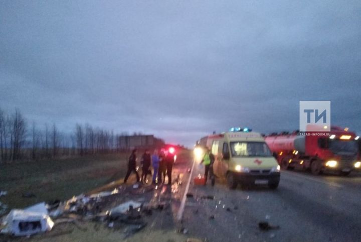 В аварии двух грузовиков на трассе М7 в Татарстане погиб водитель одного из них