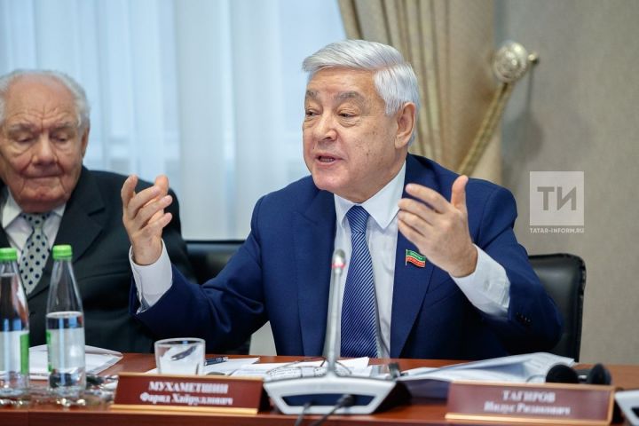 Мухаметшин назвал Конституцию РТ надежным фундаментом продвижения Татарстана