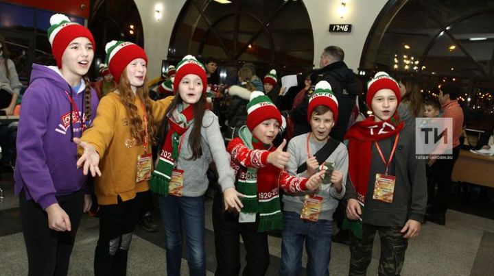 На Новогоднюю елку в Москву отправились 105 детей из Татарстана