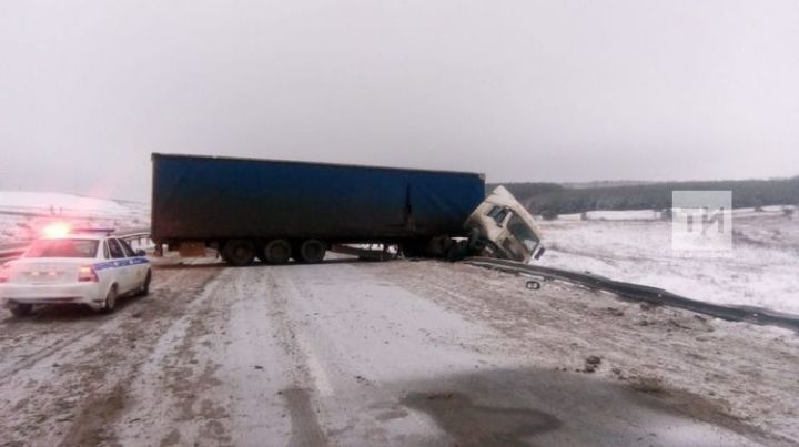 Из-за аварии на трассе М7 в Татарстане сильно затруднено движение транспорта