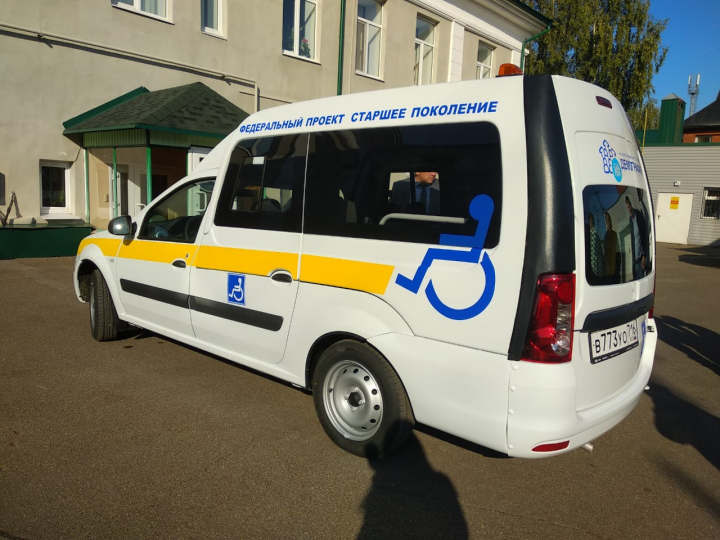 В Высокогорском районе появился автомобиль для доставки пожилых в больницы