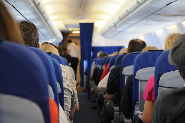 Министр здравоохранения РТ спас потерявшую сознание женщину на борту самолета
