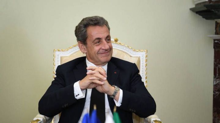 Николя Саркози подарил Казанскому музею джинсы