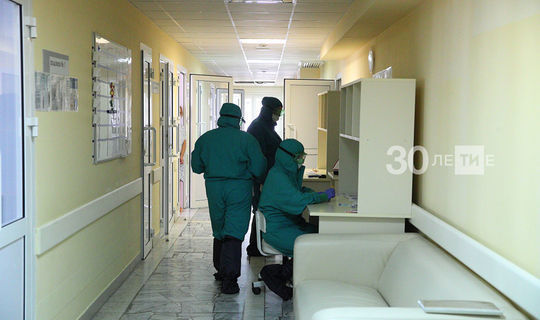 В Татарстане на рабочих местах Covid-19 заразились 588 медиков, пятеро умерли