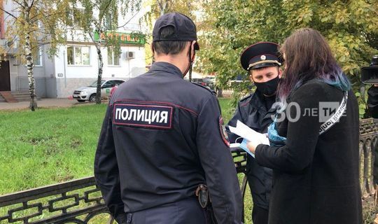 Полицейские проверили, носят ли казанцы маски в транспорте и магазинах