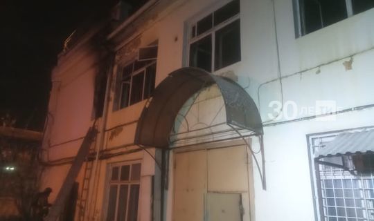 Источник: перед гибелью на пожаре в Казани охранники звонили и просили о помощи