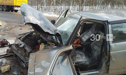 Двое пострадали после лобового столкновения на трассе около Зеленодольска