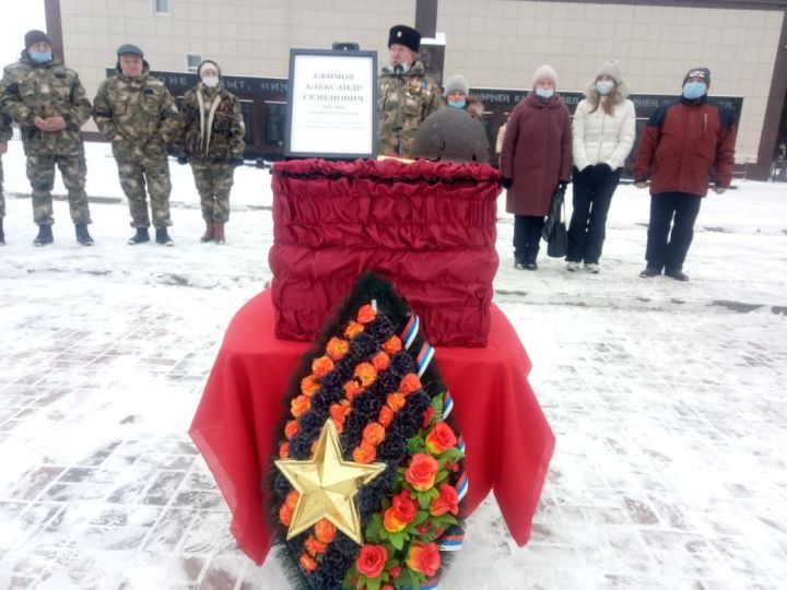 Останки пропавшего в годы ВОВ высокогорского солдата похоронили на родине