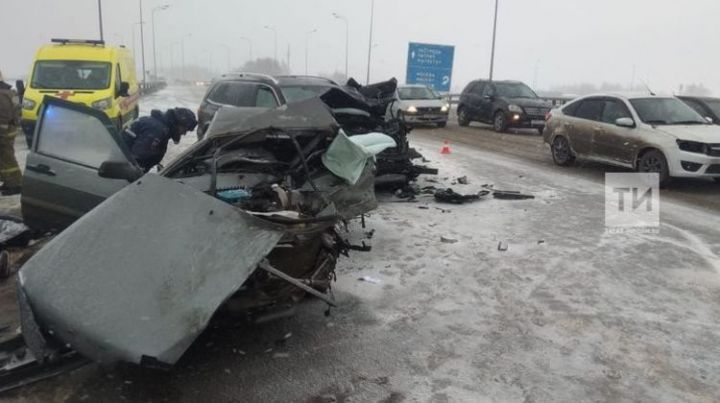 Плохая погода стала причиной смертельного ДТП в Казани, где погибли мать с ребенком