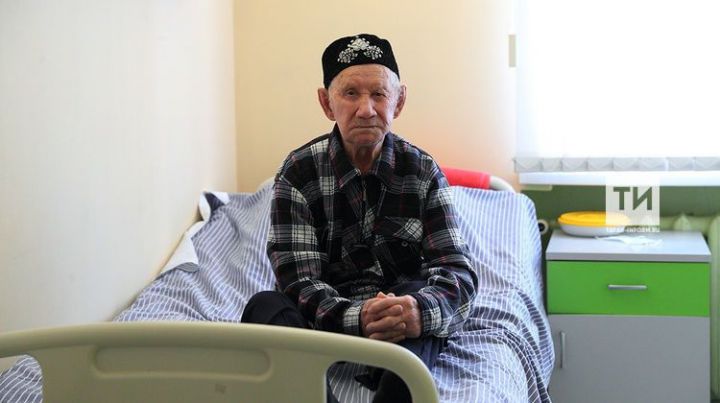 «За 90 лет ни разу не болел»: Как ветерана войны спасли от опухоли кишечника в РКБ Татарстана