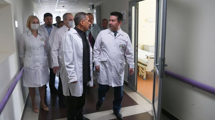 Минниханов начал проверять готовность больниц к росту коронавируса