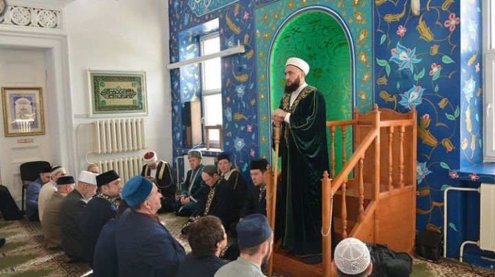 Муфтий Татарстана призвал не предавать свой язык и нацию