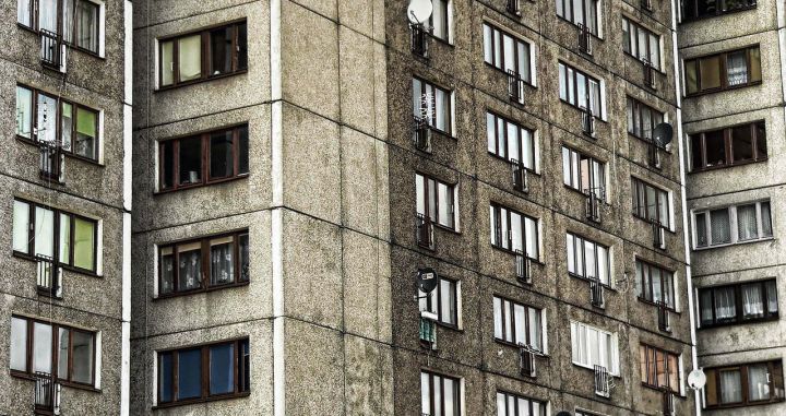 Житель Татарстана погиб, пытаясь спуститься с 11-го этажа по простыням