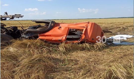 В столкновении двух КАМАЗов на полевых работах в Татарстане погиб молодой водитель