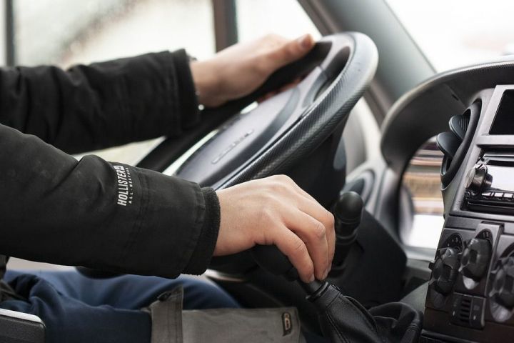 Перечислены 6 опасных «глупостей», которые совершают водители