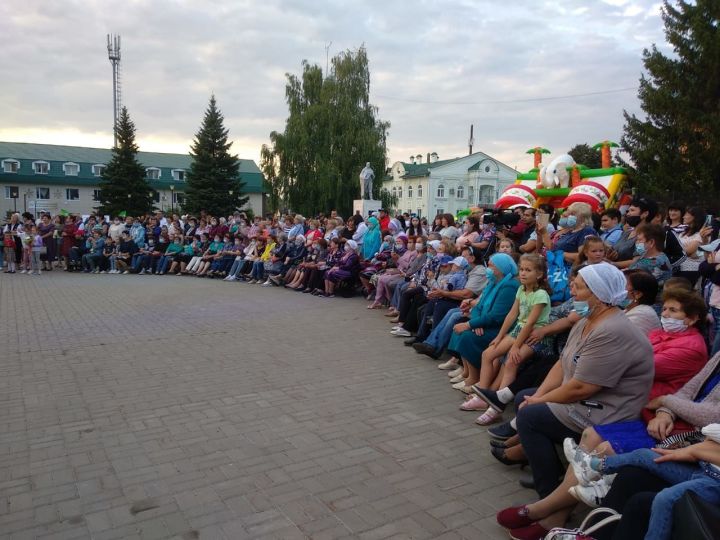 Красочно и празднично в Высокогорском районе отметили День Республики Татарстан