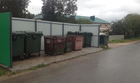 В Высокогорском районе старые железные баки для мусора заменили на контейнеры