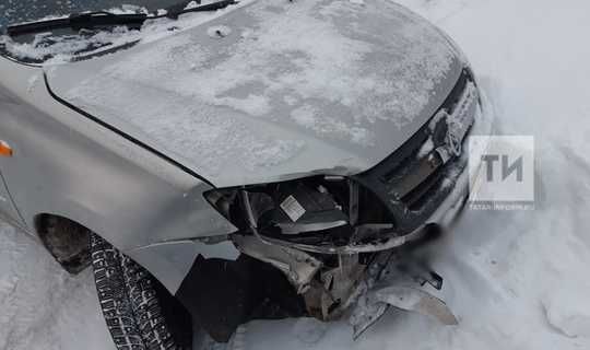 В Челнах водитель умер за рулем, его авто протаранило шесть машин