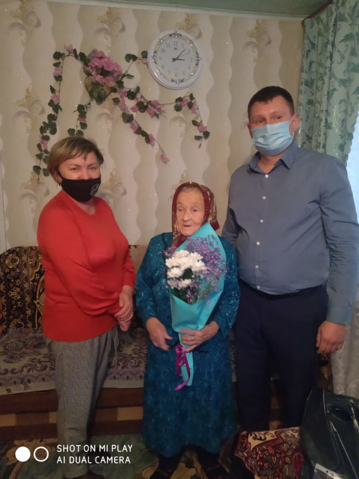 90 летний юбилей отметила жительница с.Шапши Ионова Любовь Ивановна