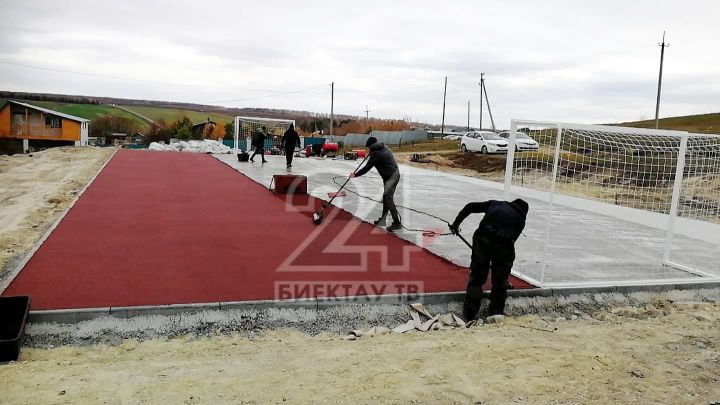 В деревне Сосмаги Мульминского сельского поселения строится футбольная площадка