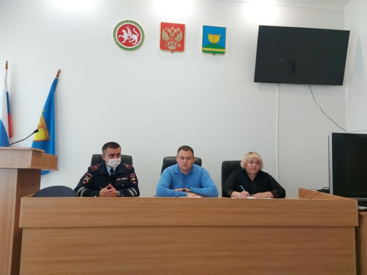 В Исполнительном комитете Высокогорского района прошло очередное заседание комиссии БДД