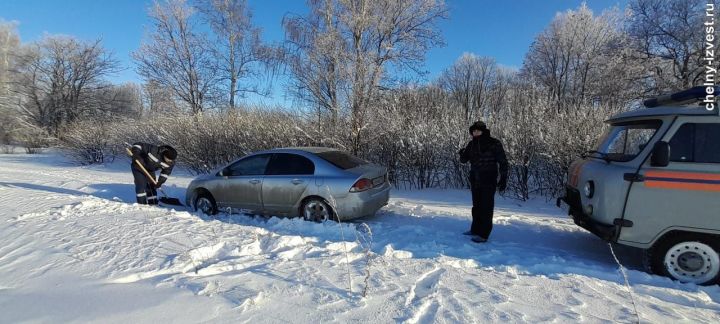 В Татарстане молодая пара едва не замерзла в поле из-за метели