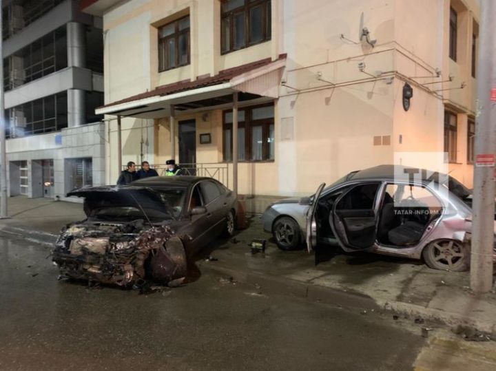 Виновником ночного ДТП в Казани оказался полицейский, МВД проводит проверку