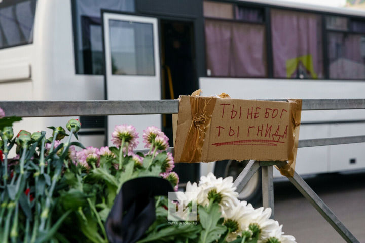 Кинула в стрелка горшок с цветком: как учителя защищали детей казанской гимназии