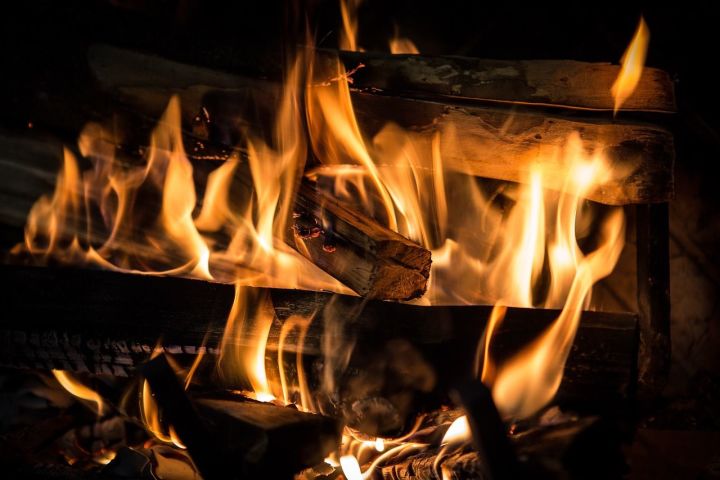 Подробности пожара под Набережными Челнами: мальчик поджег сарай – сгорели все куры