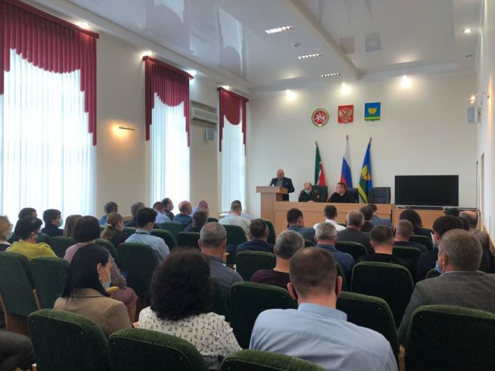 В исполкоме Высокогорского района обсудили вопросы безопасности граждан в период с 1 по 11 мая