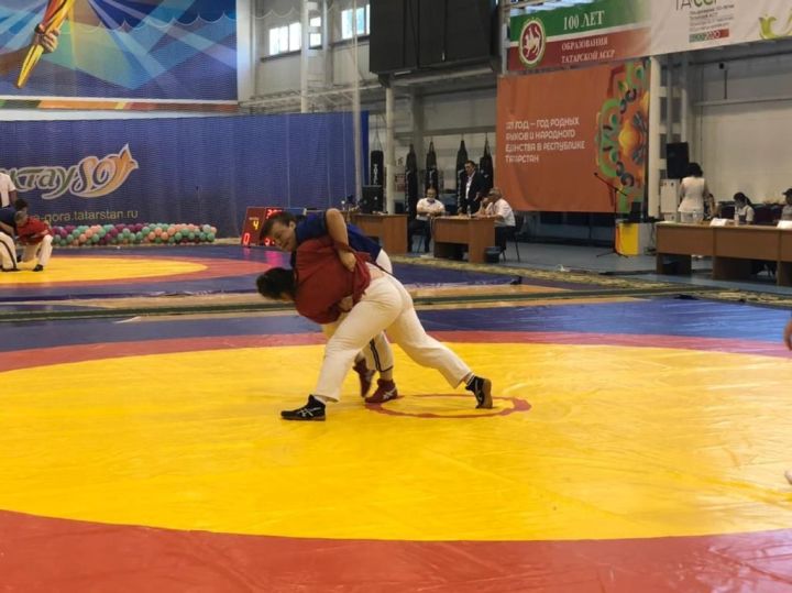 В спорткомплексе «Биектау» состоялось открытие Чемпионата РТ по борьбе на поясах