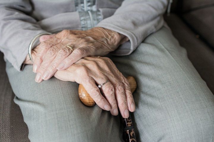 В Пенсионном фонде объяснили, как начать получать пенсию после смерти супруга