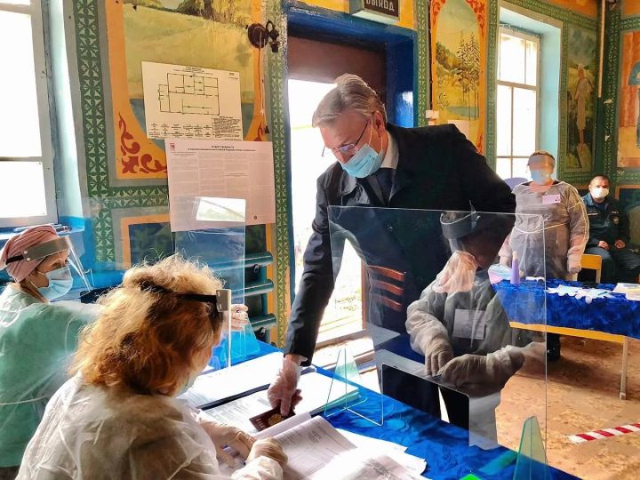 Депутат Государственной думы РФ седьмого созыва Айрат Фаррахов проголосовал в Альдермыше