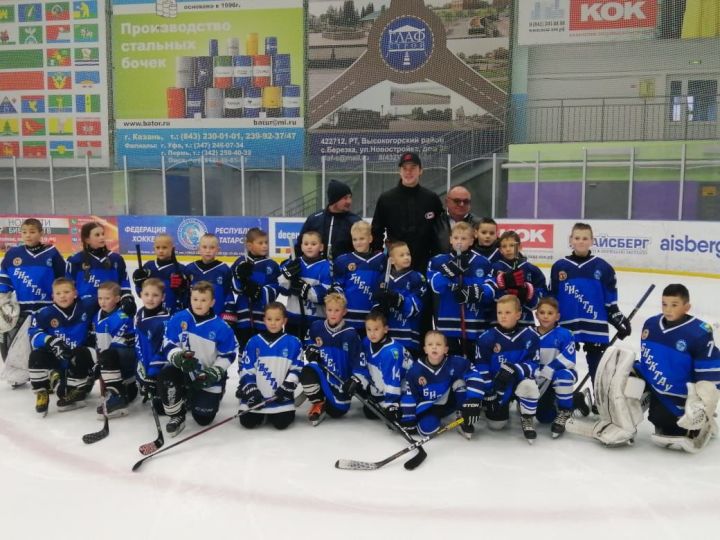 Андрей Свечников провел мастер-класс для воспитанников хоккейной школы «Биектау»