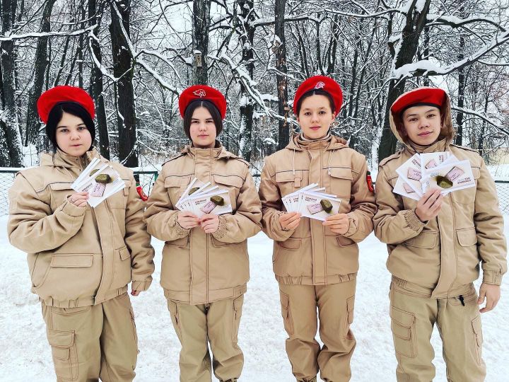 Юнармейцы Шапшинской школы совместно с Волонтерами Победы дали старт всероссийской акции «Блокадный хлеб»